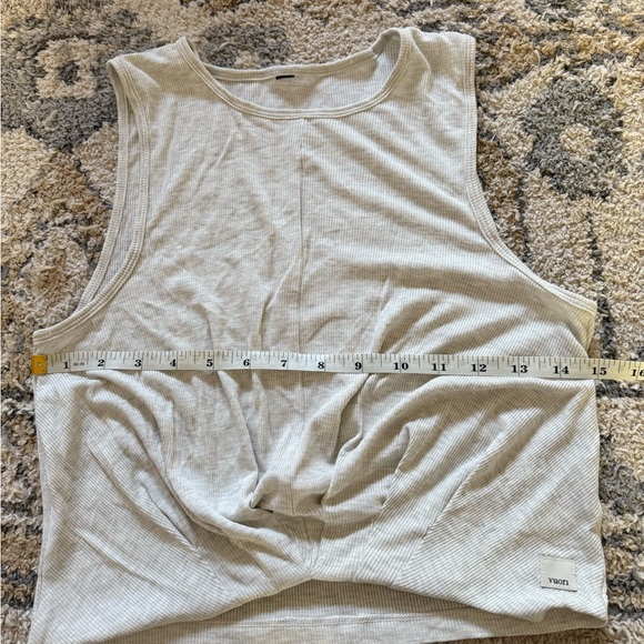 Vuori Cove High neck tank size small - Picture 5 of 5